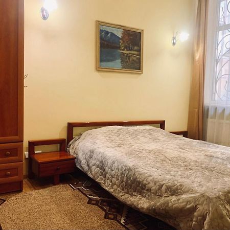 Apartament-Minihotel Elpida Lviv Exterior foto