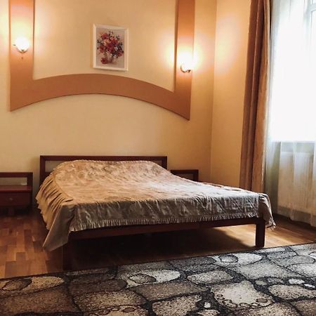 Apartament-Minihotel Elpida Lviv Exterior foto