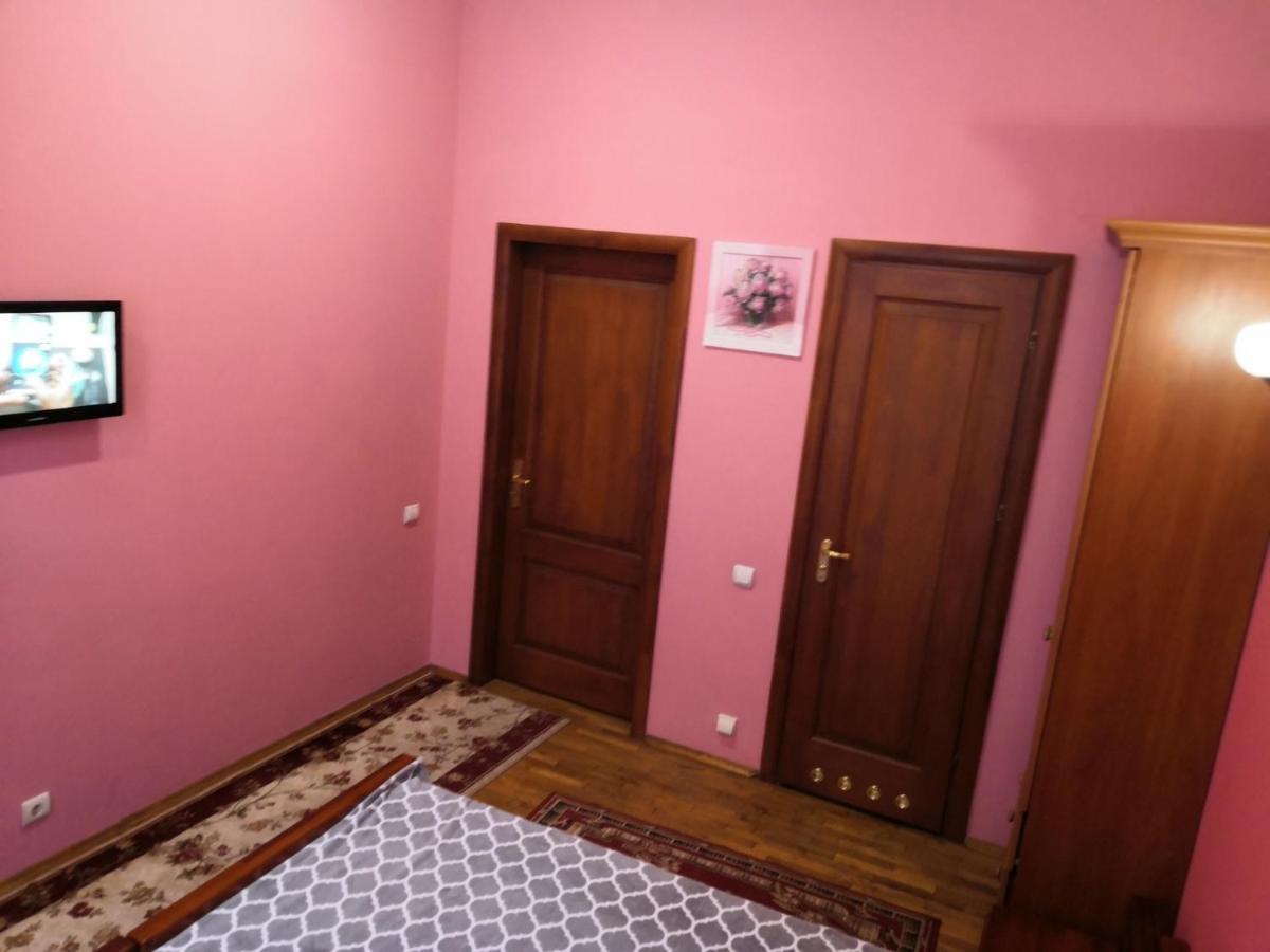 Apartament-Minihotel Elpida Lviv Exterior foto