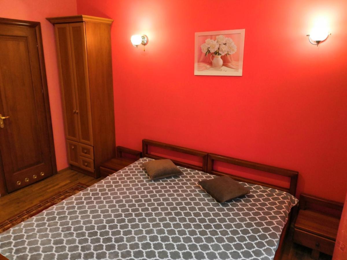 Apartament-Minihotel Elpida Lviv Exterior foto