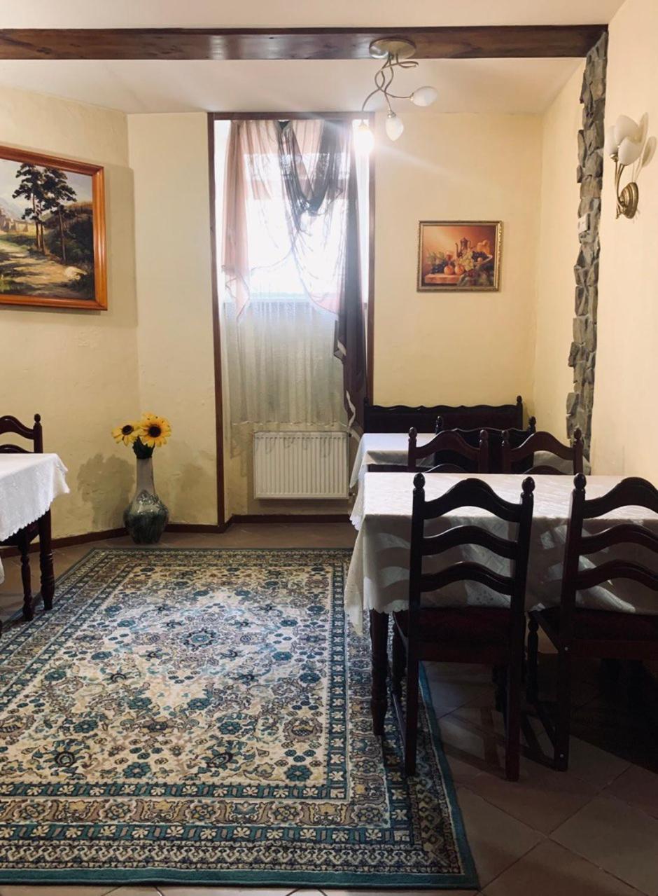 Apartament-Minihotel Elpida Lviv Exterior foto