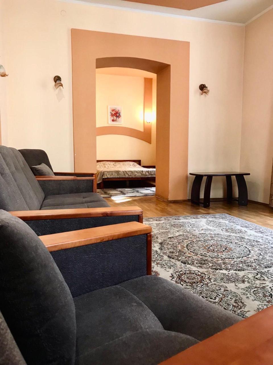 Apartament-Minihotel Elpida Lviv Exterior foto