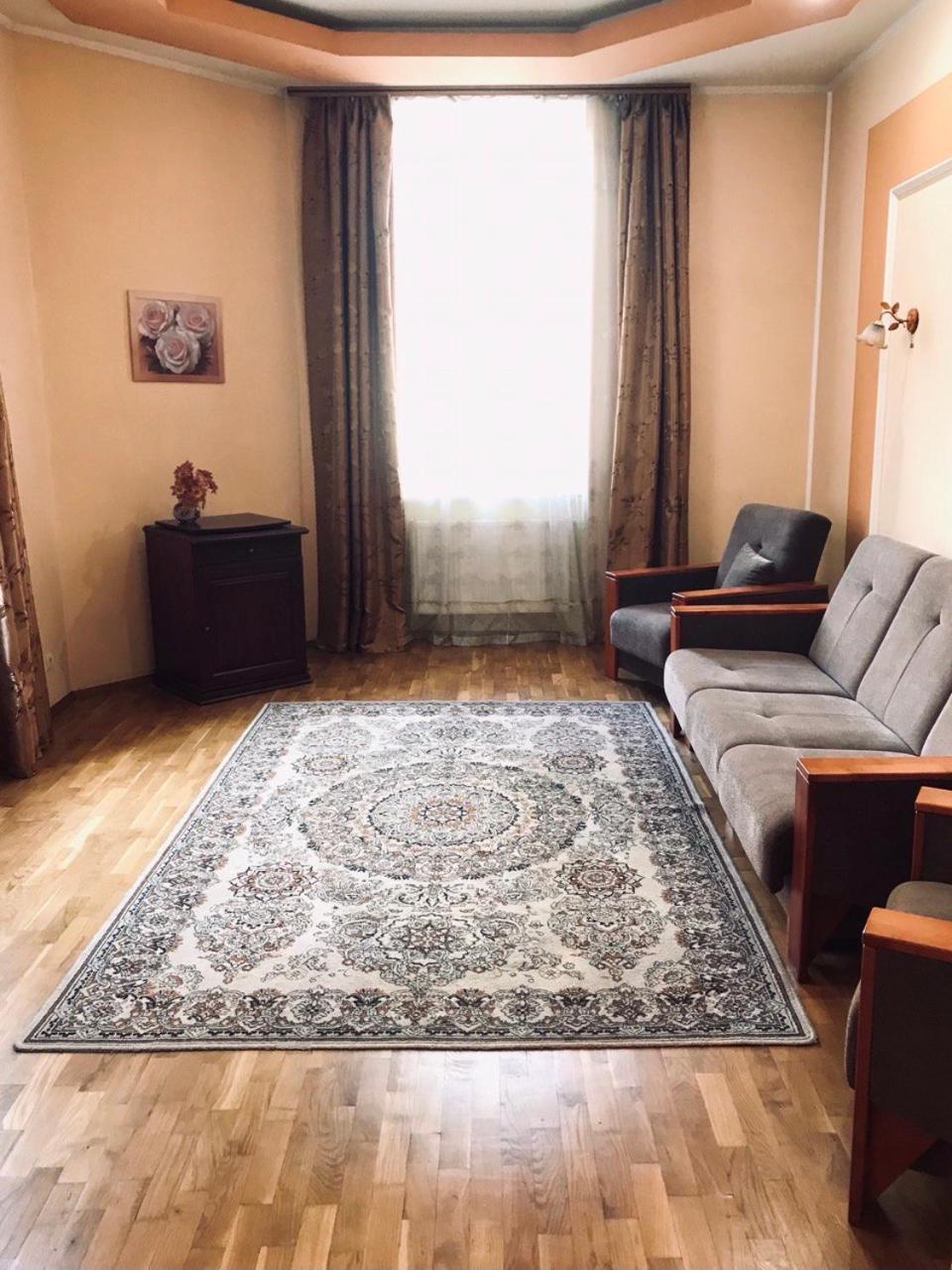 Apartament-Minihotel Elpida Lviv Exterior foto