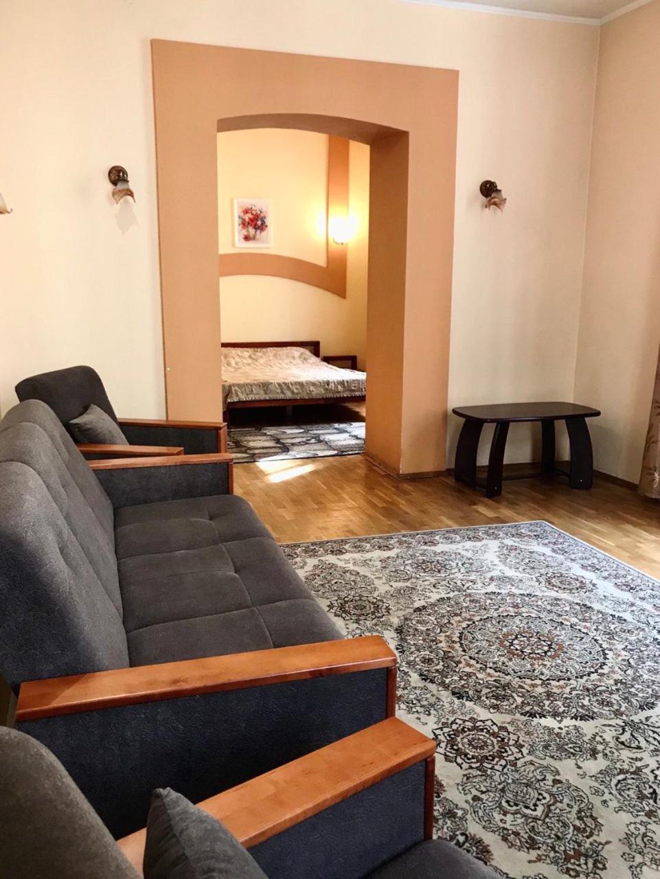 Apartament-Minihotel Elpida Lviv Exterior foto