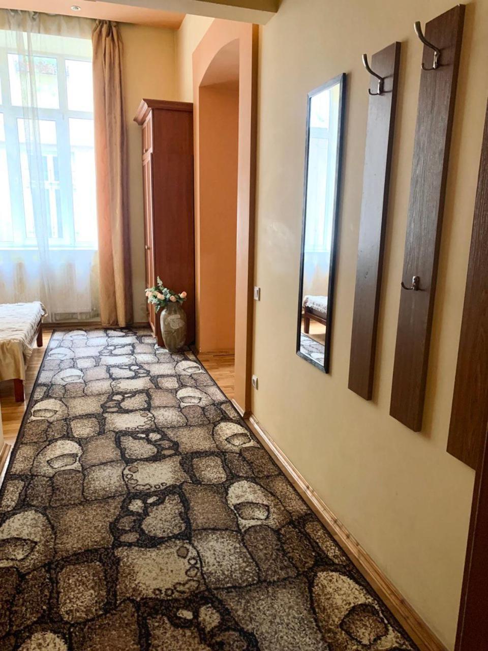Apartament-Minihotel Elpida Lviv Exterior foto