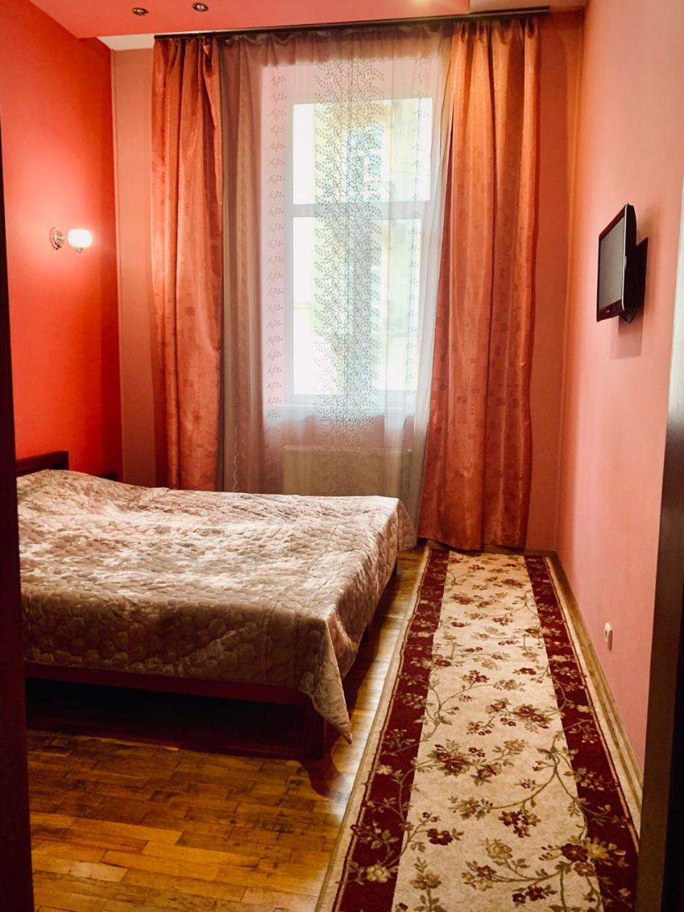 Apartament-Minihotel Elpida Lviv Quarto foto